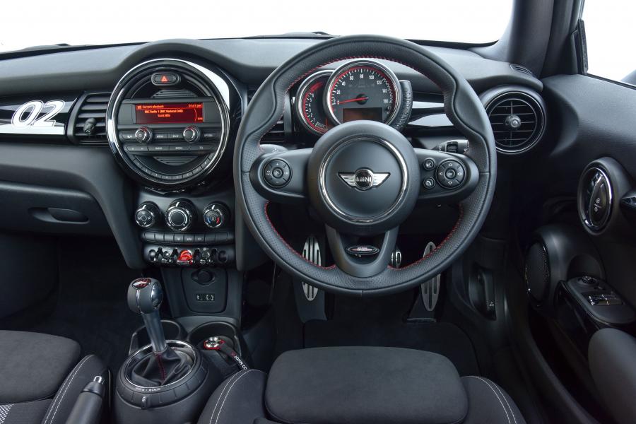 Торпедо Mini John Cooper Works Challenge Edition 2016 года  (UK) (фото 4 из 18)